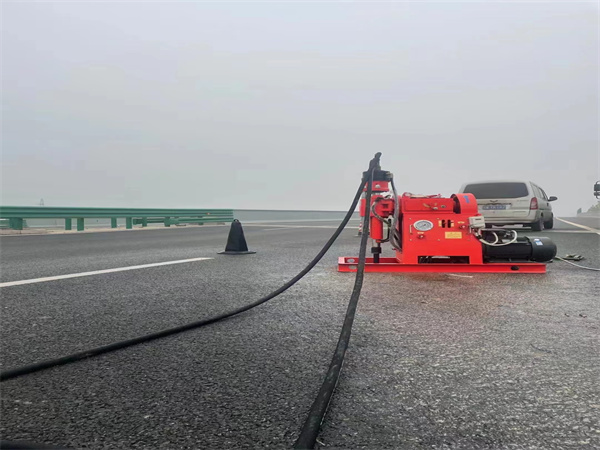 武强马路路基路面开裂下沉注浆加固灌浆